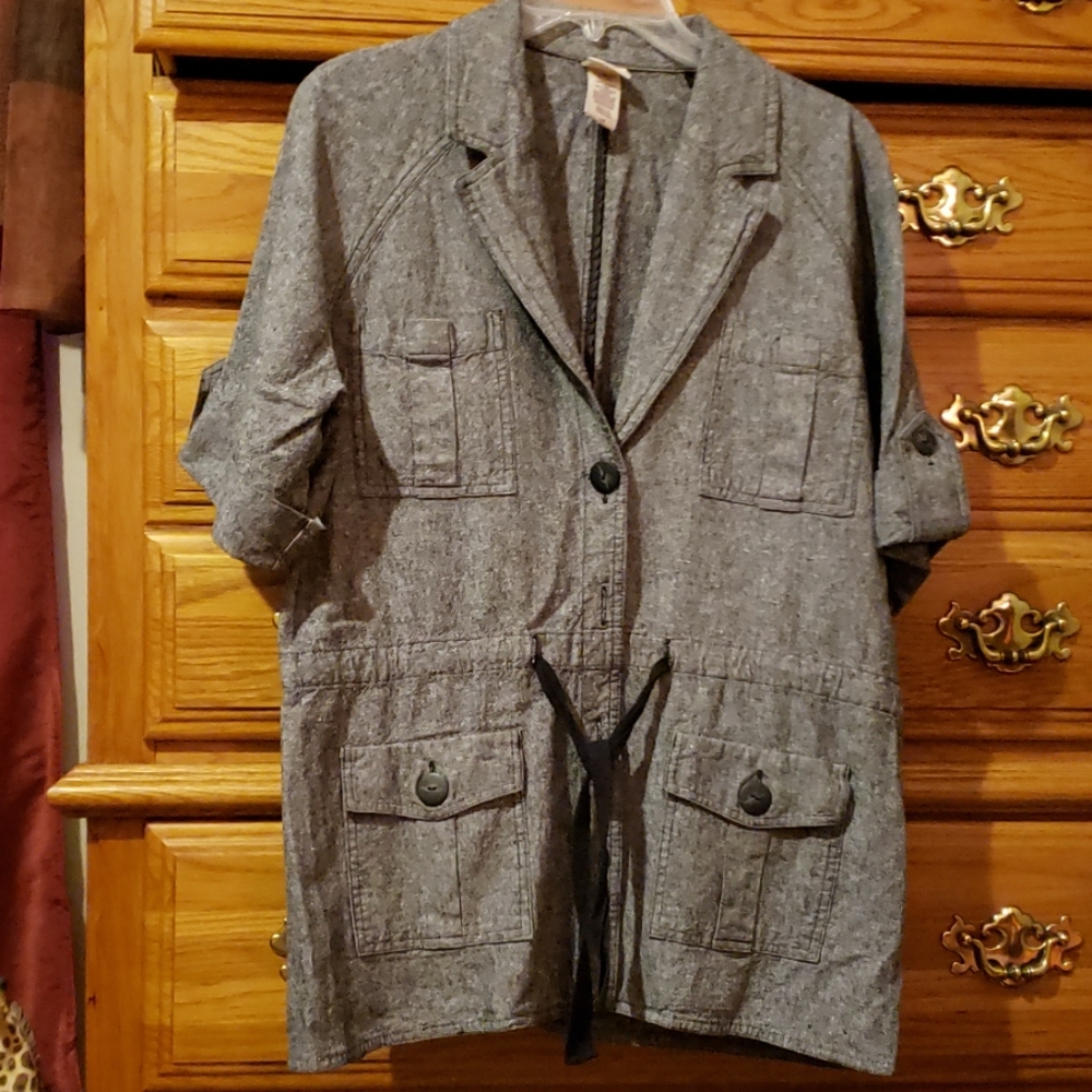 Ladies safari style top, New-never worn.